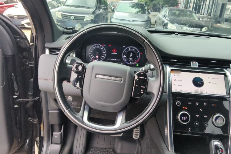 Used Land Rover Discovery Sport 2020 249 PS R-Dynamic Performance Tech Edition 7 Seats Steering Wheel