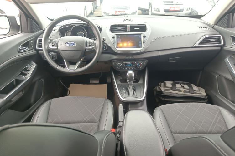 Used Ford Escort 2019 Revised Version 1.5L Automatic Enjoyment Type China VI Standard Center Console