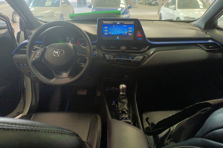 Used Toyota C-HR 2018 2.0L Leading with Sunroof China VI Standard
