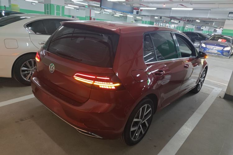 Used Volkswagen Golf 2018 230TSI Automatic Luxury Version
