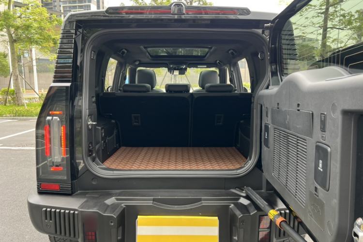 Used JETOUR Traveler 2023 2.0T All-Wheel Drive CrossPRO+ Trunk