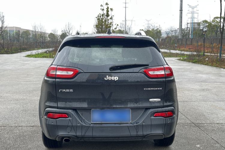 Used Jeep Cherokee 2016 2.0L Leading Edition Exterior 4