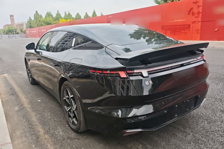 Used Lynk & Co Z10 2025 95 kWh 766 km Range Rear-Wheel Drive Max
