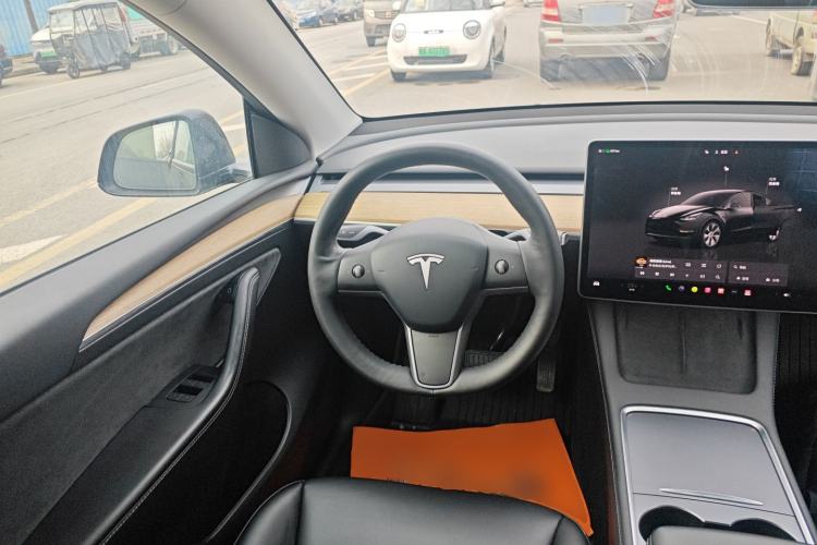 Used Tesla Model Y 2022 Long-Range All-Wheel-Drive Version