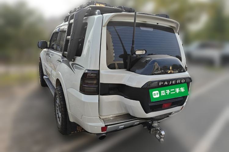 Used Mitsubishi Pajero 
