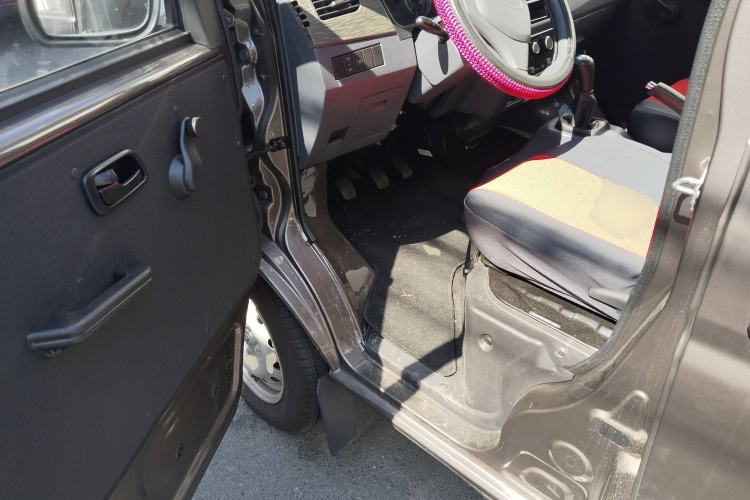 Used Jinbei Hiace X30 2023 1.5L Wealthy-Style Passenger Van 5/6/7-Seater Non-Air-Conditioned Version SWC15M
