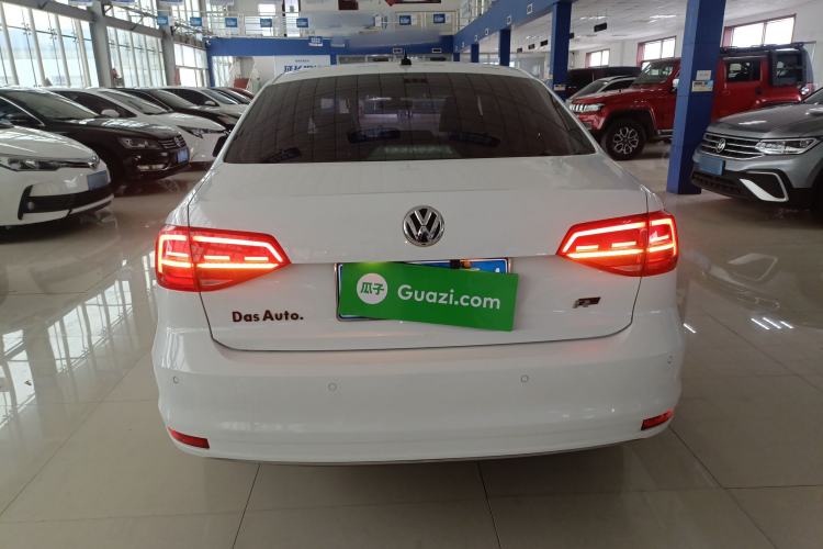 Used Volkswagen Sagitar 2017 180TSI Automatic Luxury Edition