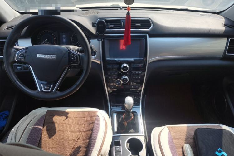 Used Haval H2 2017 Red-Label 1.5T Manual Two-Wheel Drive Luxury Model
