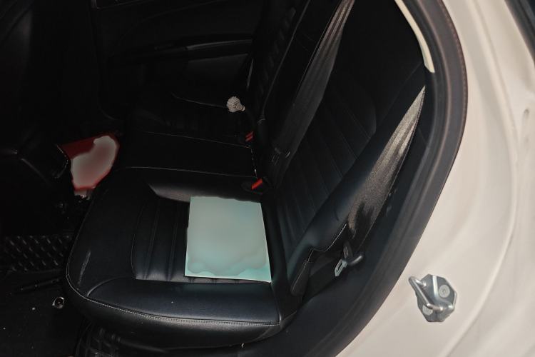 Used Ford Mondeo New Energy 2018 2.0 PHEV Smart-Controlled Fashion Edition China VI Standard Interior 4