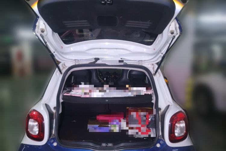 Used smart forfour 2016 1.0L 52 kW Passion Edition Trunk