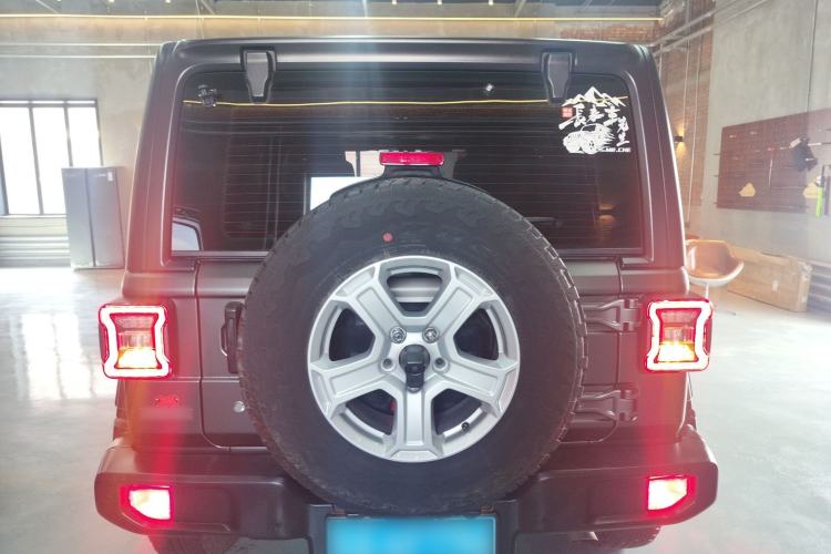 Used Jeep Wrangler 2019 2.0T Sahara Four-Door Version China VI Emission Standard Rear