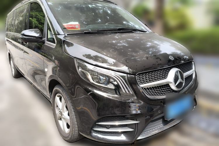 Used Mercedes-Benz Vito 2021 2.0T Business Version 7 Seats Front Right 45 Deg