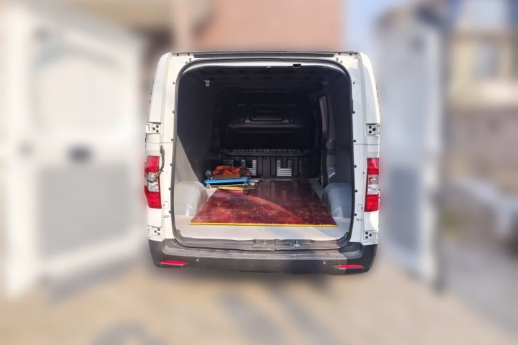 Used SAIC MAXUS EV30 2023 Pure-Electric Smart Logistics Expert with Long Wheelbase Guoxuan
