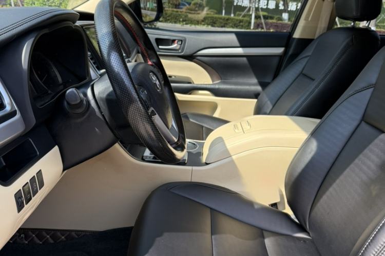 Used Toyota Highlander 2018 2.0T Four-Wheel Drive Elite Edition 7 Seats China VI Standard