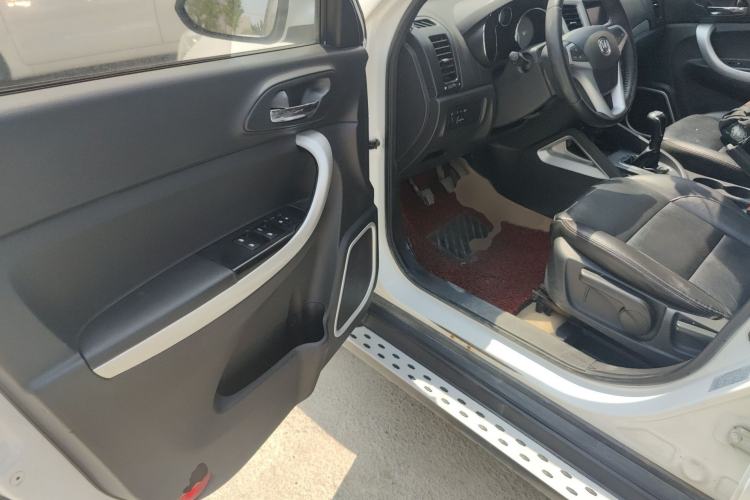 Used CHANGAN CS35 2015 1.6L Manual Luxury Model China IV Standard Driver Seat