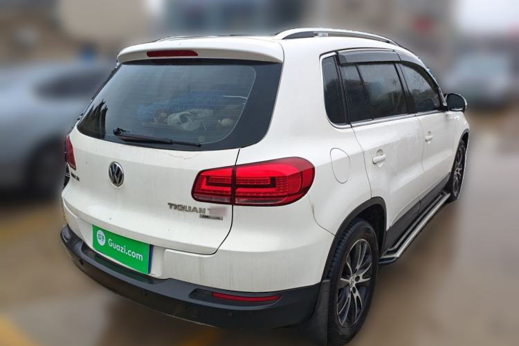 Used Volkswagen Tiguan 2013 1.8 TSI Automatic All-Wheel Drive Luxury Model Rear Right 45 Deg