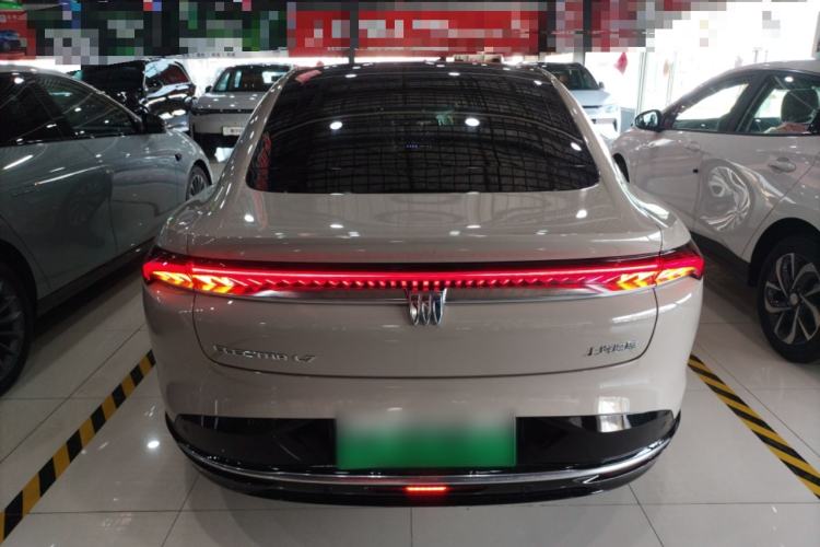 Used Buick L7 2025 Model Luxury Edition