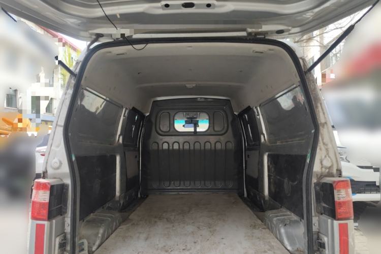 Used Jinbei Hiace X30 2019 1.5L Van Comfort Model China VI SWC15M Trunk