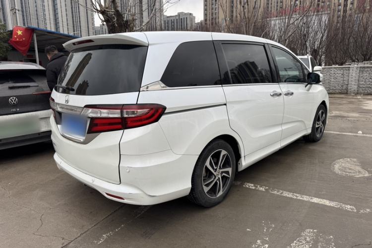 Used Honda Odyssey 2015 Revised Version 2.4L Supreme Edition