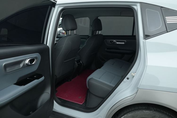 Used AION Y 2024 Younger