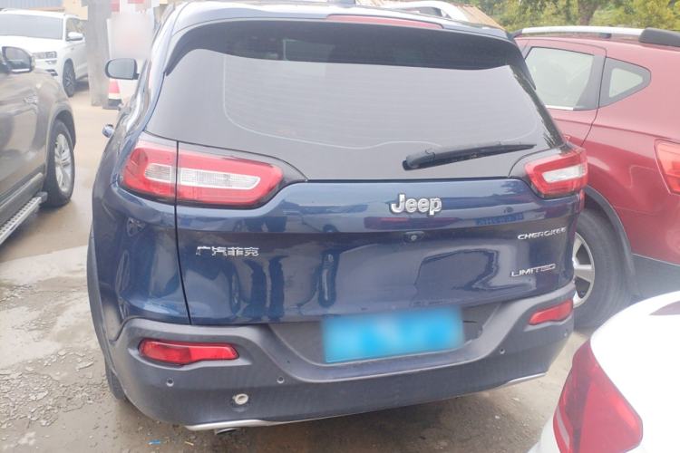 Used Jeep Cherokee 2020 2.0L Two-Wheel Drive Classic Sports Edition