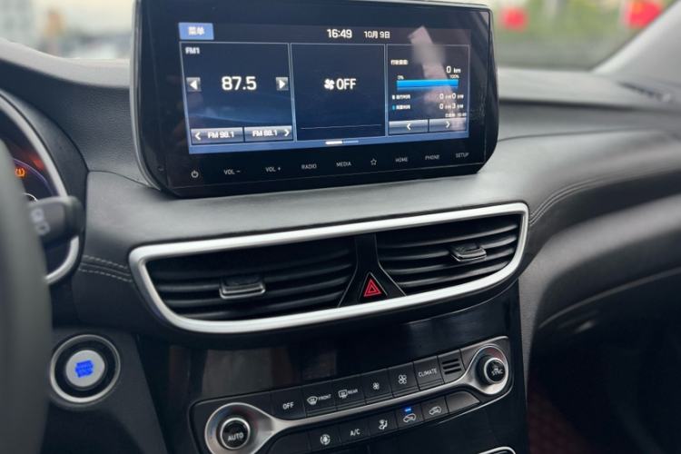 Used Hyundai Tucson 2019 280TGDi Dual-Clutch Two-Wheel Drive Fashion Edition China VI Standard