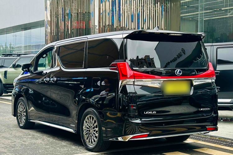 Used Lexus LM 2020 300h Seven-Seat Elegant Edition
