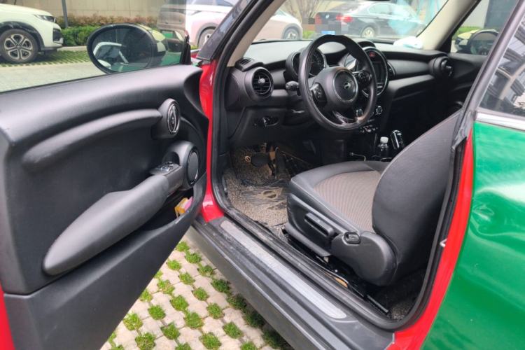Used MINI 2020 1.5T ONE PLUS Driver Seat