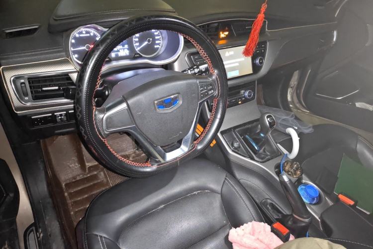 Used Geely Auto Emgrand GS 2016 Sports Edition 1.8L Manual LingShang Model Center Console