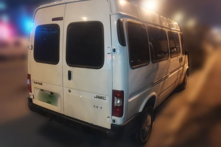 Used JMC Transit 2019 2.8T Commercial Version Long Wheelbase Mid-Roof 6-Seater Rear Single Tire China VI Emission Standard – JX493 Rear Right 45 Deg