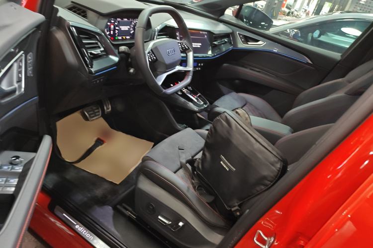 Used Audi Q5 e-tron 2022 50 e-tron quattro edition one Artistic Collection Edition
