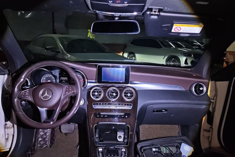 Used Mercedes-Benz GLC 2017 GLC 260 4MATIC Luxury Model
