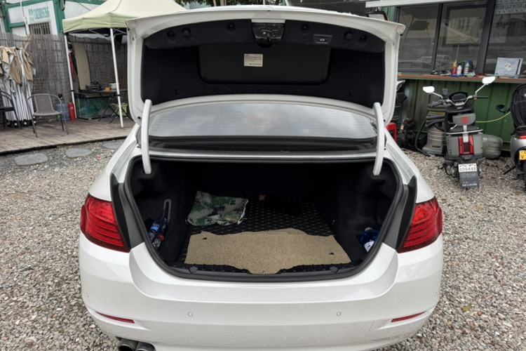 Used BMW 5 Series 2014 528Li Leading Model Trunk