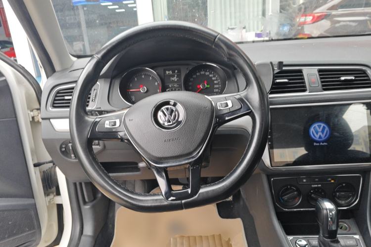 Used Volkswagen Lavida 2017 1.6L Automatic Comfort Edition Steering Wheel
