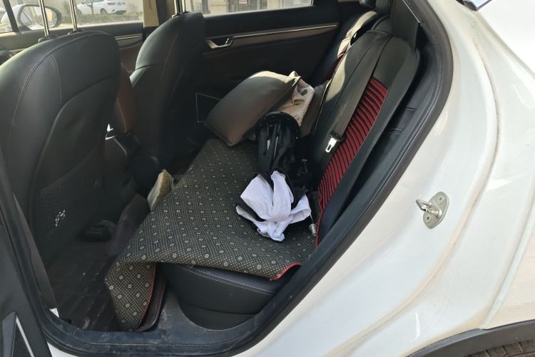 Used Geely Auto Emgrand GS 2017 Elegant Edition 1.3T Automatic Smart Connectivity Model Left Rear Seat