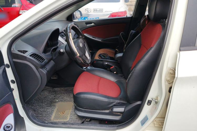 Used Hyundai Verna Ray 2014 1.4L Automatic GLX Left Front Seat