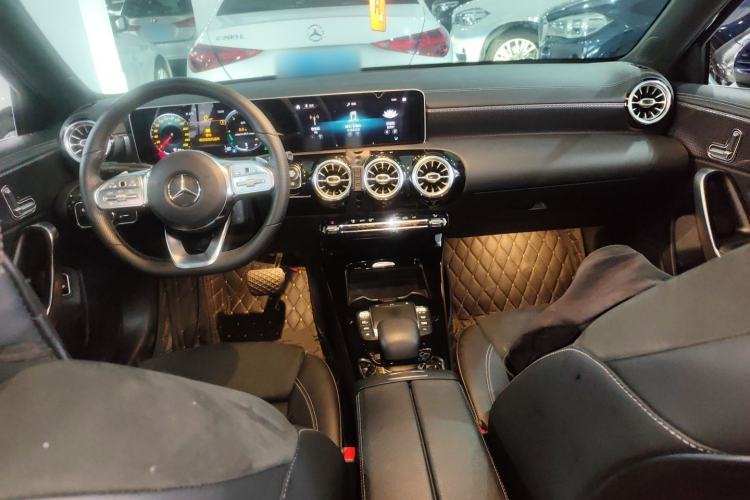 Used Mercedes-Benz A-Class 2020 Restyled A 200 L Sport Sedan Fashion Version Center Console