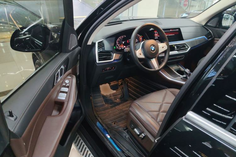 Used BMW X5 2022 Restyled xDrive 30Li Luxury Version M Sport Package
