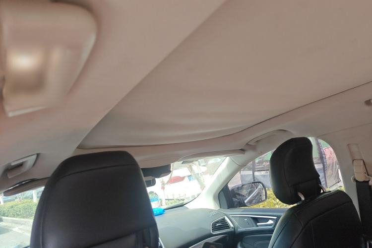 Used Ford Edge 2015 2.0T GTDi Two-Wheel-Drive High-Line Version