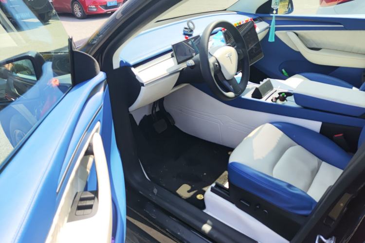 Used Tesla Model Y 2023 Rear-Wheel-Drive Version
