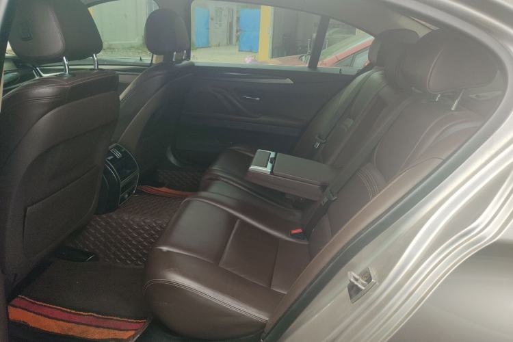 Used BMW 5 Series 2017 525Li Luxury Design Package Left Rear Seat