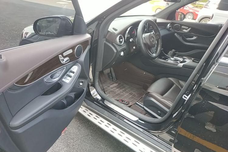 Used Mercedes-Benz GLC 2019 GLC 260 L 4MATIC Dynamic Model
