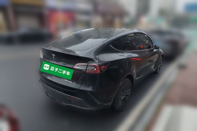 Used Tesla Model Y 2023 Long-Range All-Wheel-Drive Version
