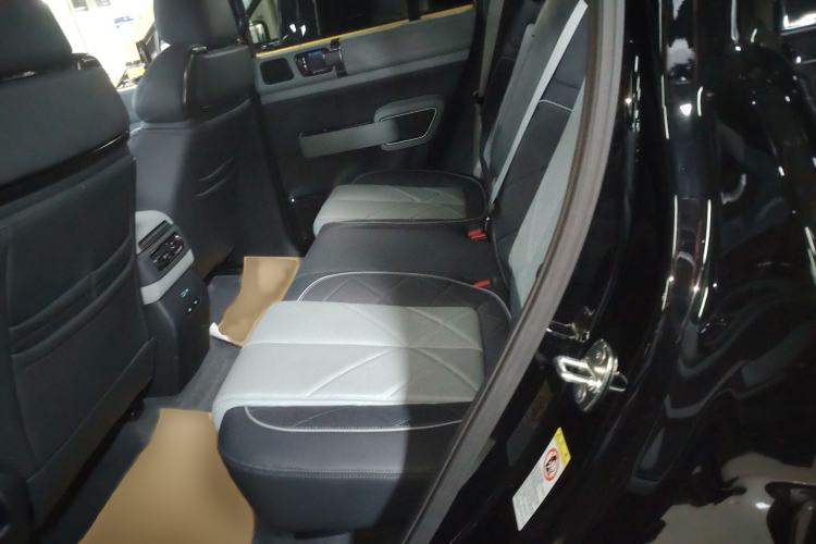 Used Formula Leopard Leopard 5 2023 Explore Edition
