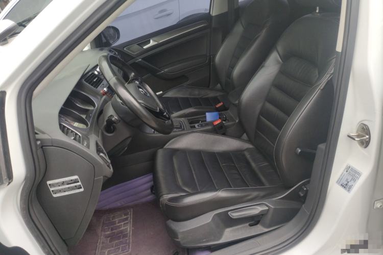 Used Volkswagen Golf 2016 230TSI Automatic Luxury Version
