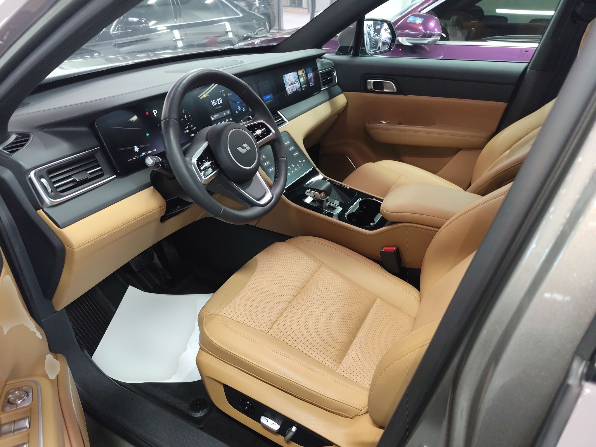 Переднее сиденье в автомобиле