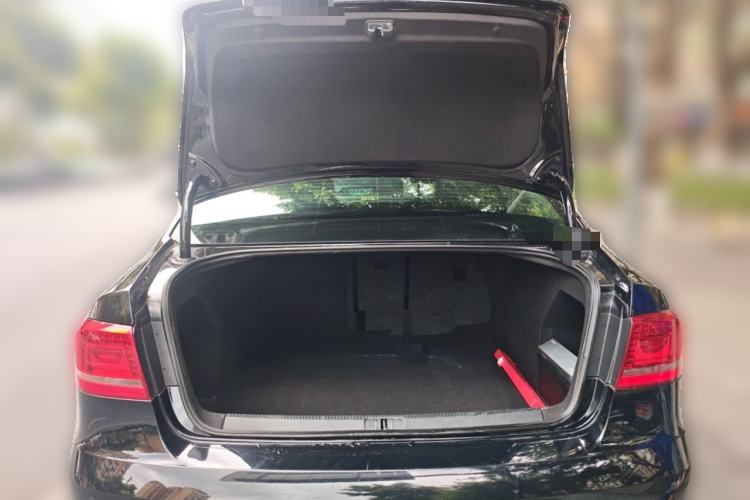 Used Volkswagen Magotan 2013 1.8TSI Luxury Model Trunk