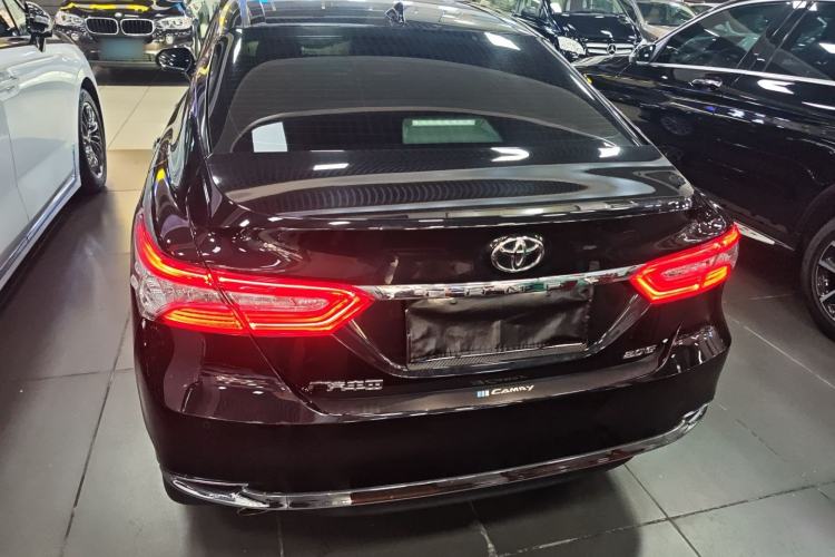 Used Toyota Camry 2023 2.0G Luxury Edition
