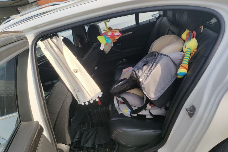 Used BMW 5 Series 2014 525Li Luxury Design Package Left Rear Seat