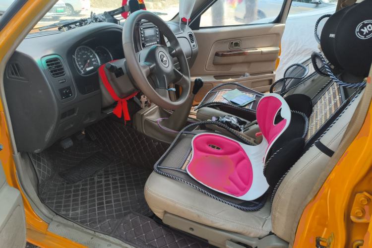 Used Nissan ZN Van 2013 2.4L Two-Wheel Drive Standard Model with 5 Seats